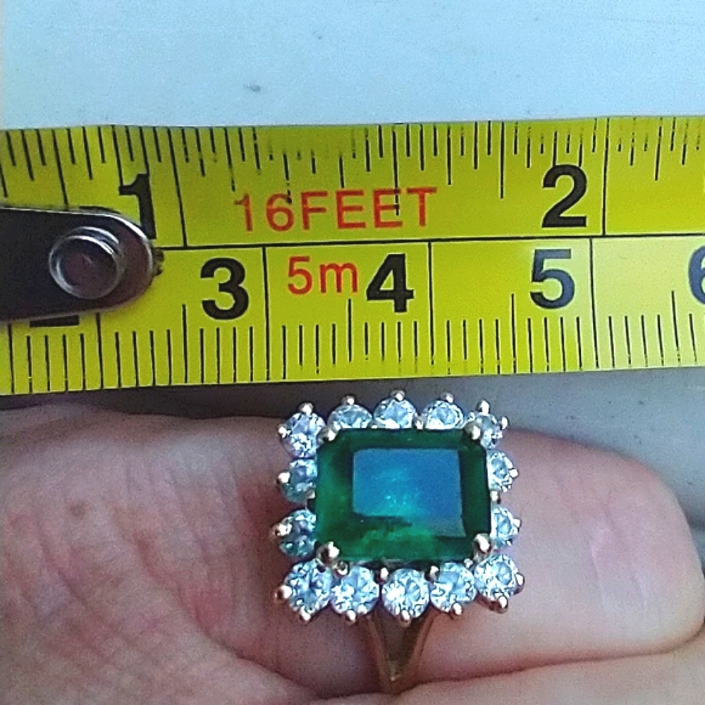 Gold Ring 14k Solid Gold/14 CZ stones surrounding Emerald Lab Created Ctr Stone - Picture 14 of 16